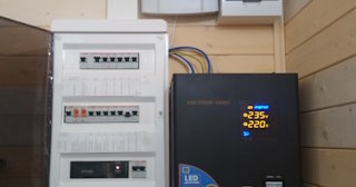 Установка и подключение стабилизаторов напряжения от 560 руб в изобильном - ЭлектроЗбл